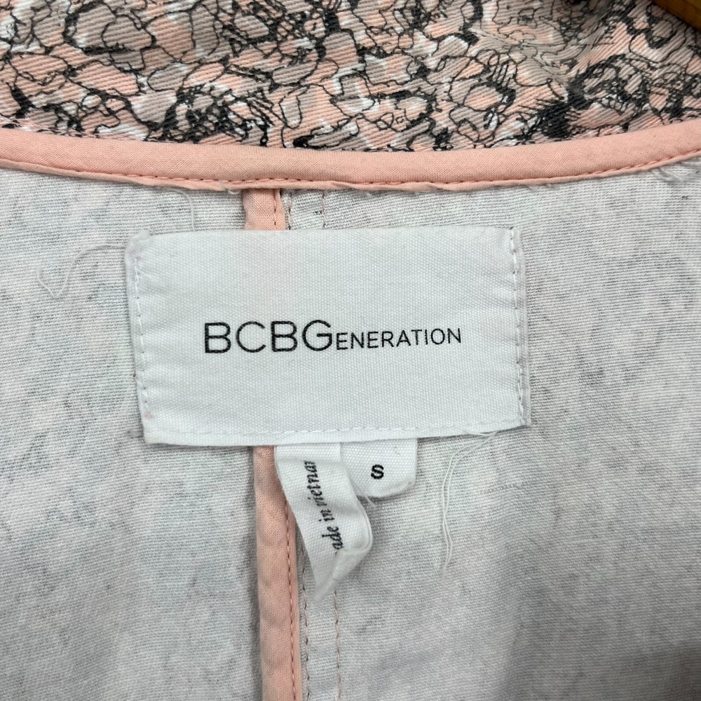 BCBGeneration Jacket Women's Size S Pink Floral Print Convertible Hood - Picture 4 of 9